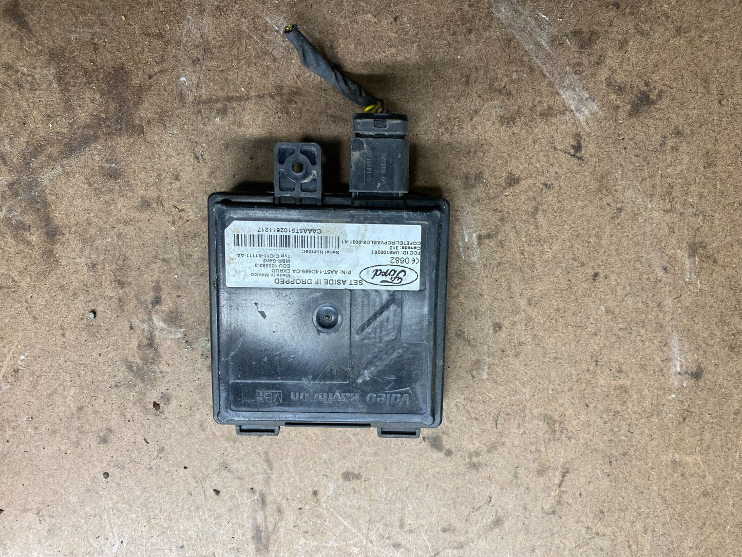 2010 to 2012 Lincoln MKT Blind Spot Control Module Radar Computer OEM j5522 DG0