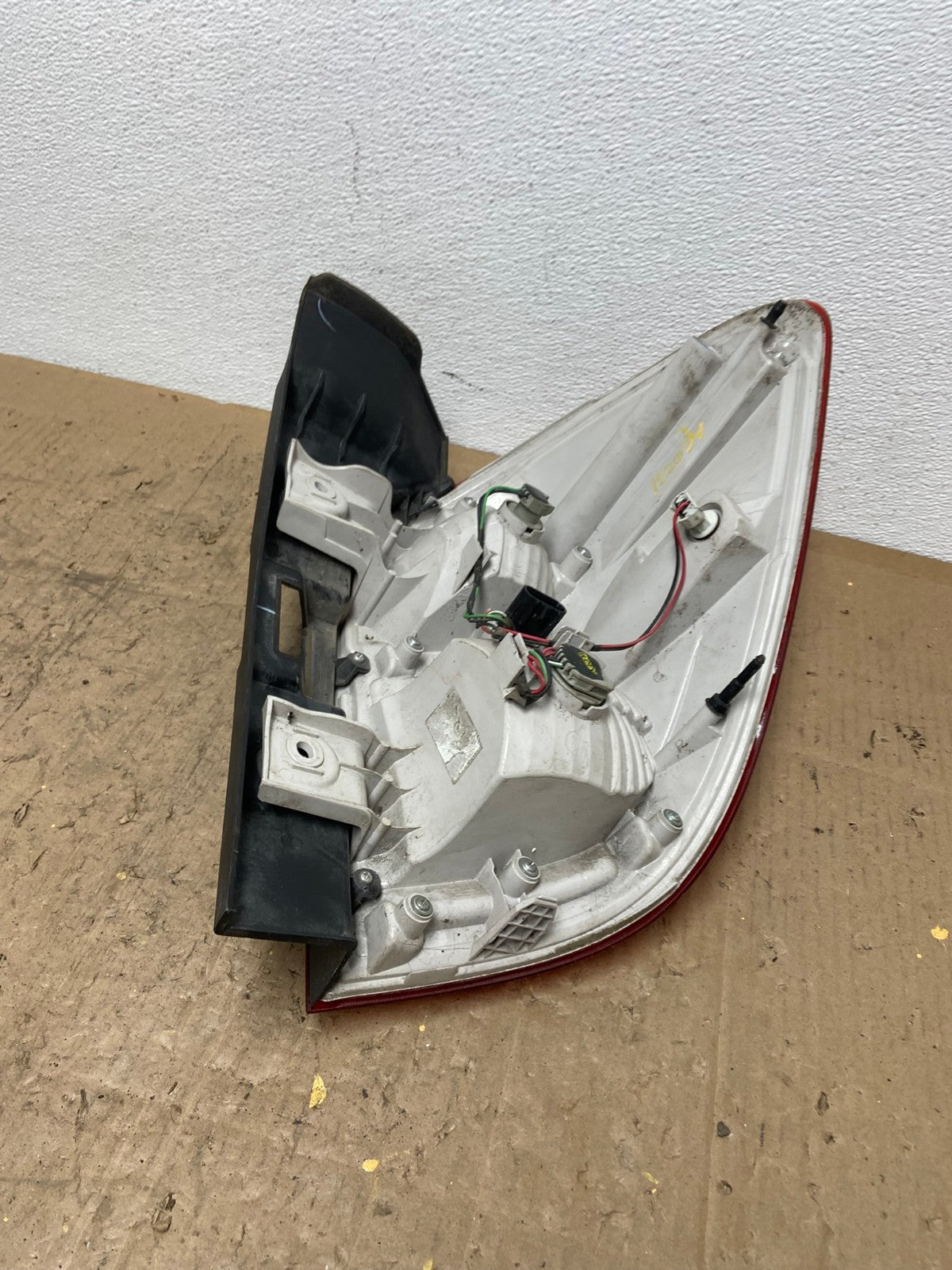 2016 to 2017 Chevrolet Equinox Left Driver Lh Side Tail Light OEM Y0412 GD5