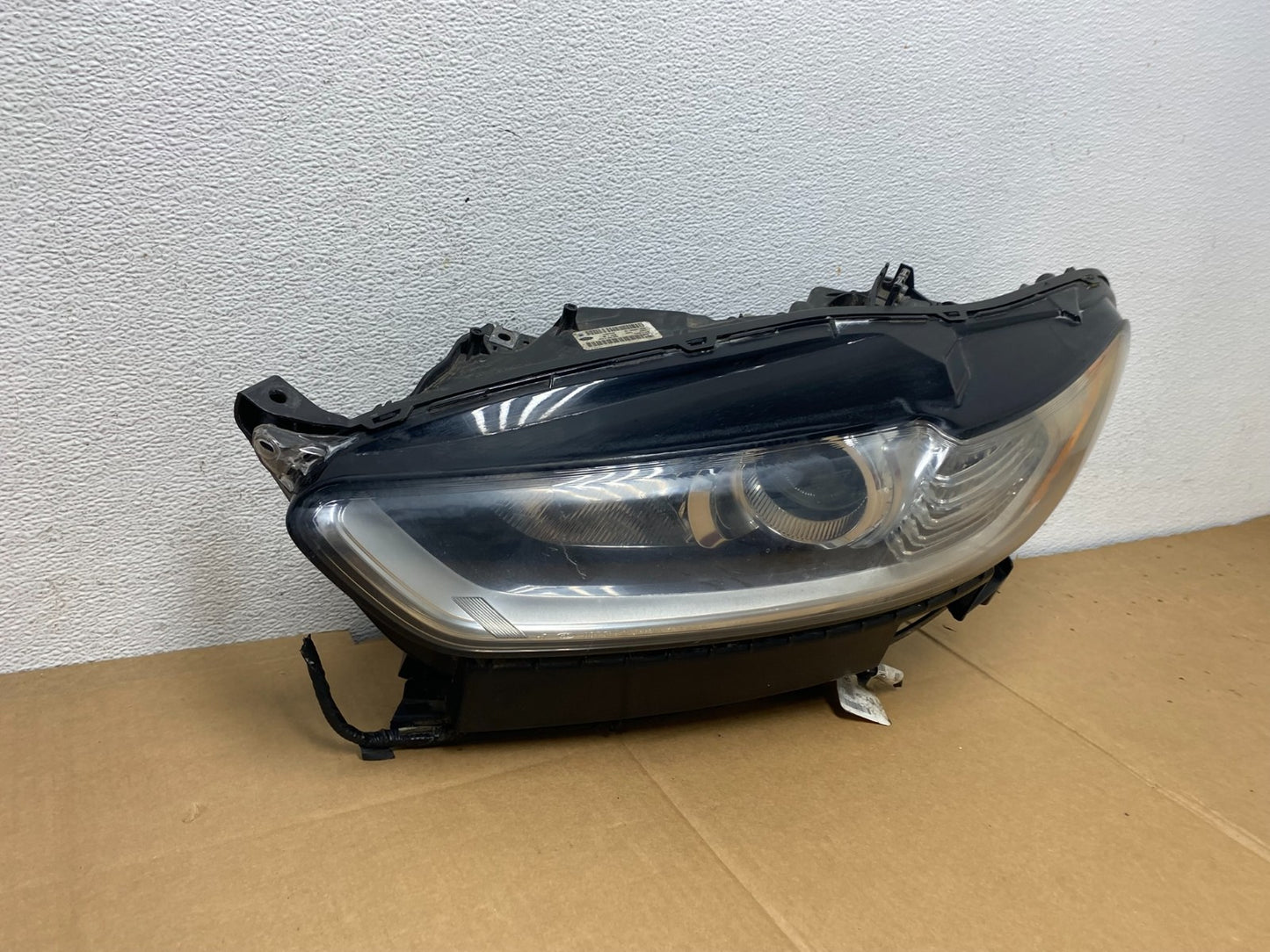 2013 to 2016 Ford Fusion Left Driver Lh Side Headlight AD0717 DW2