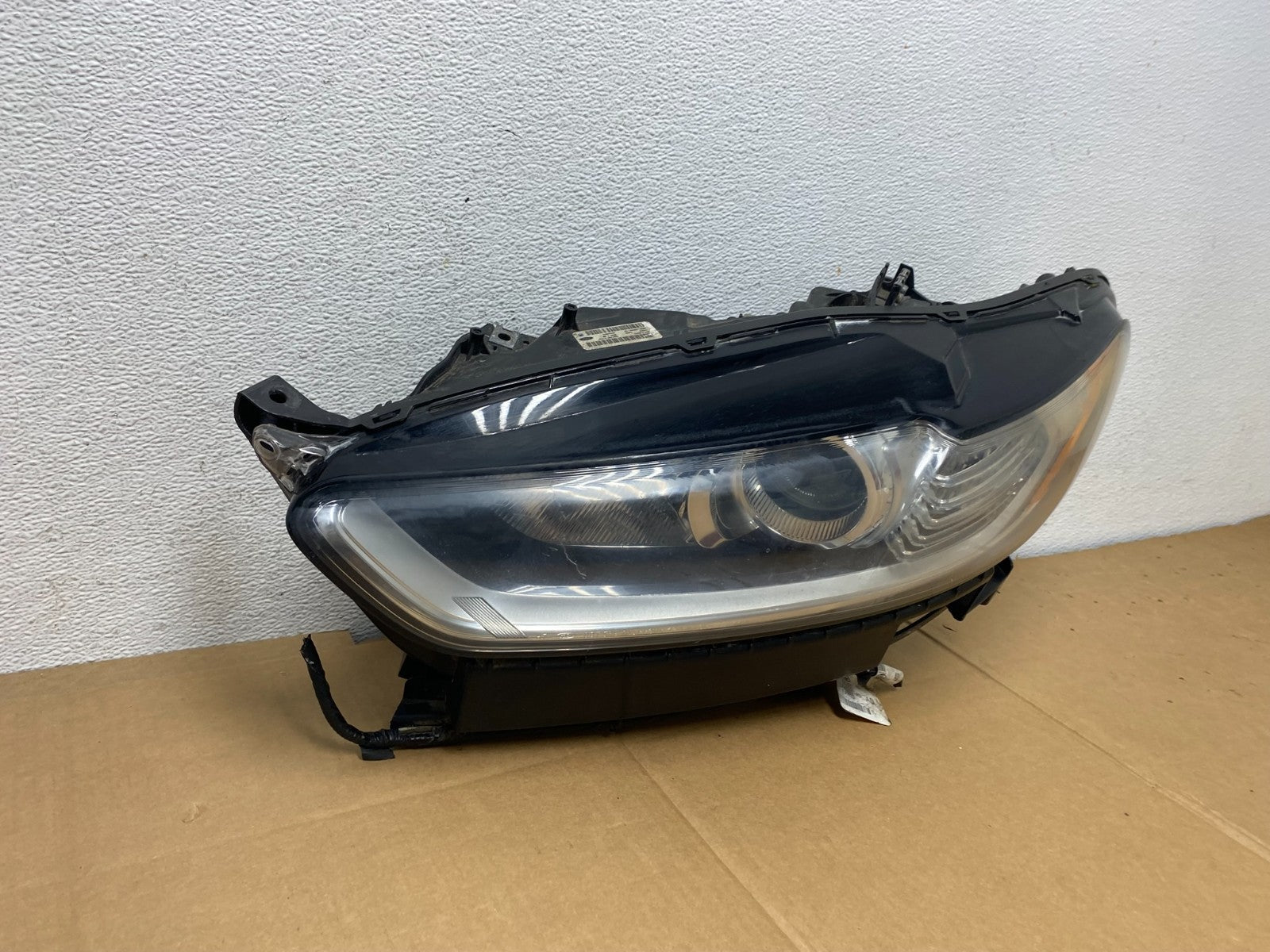 2013 to 2016 Ford Fusion Left Driver Lh Side Headlight AD0717 DW2