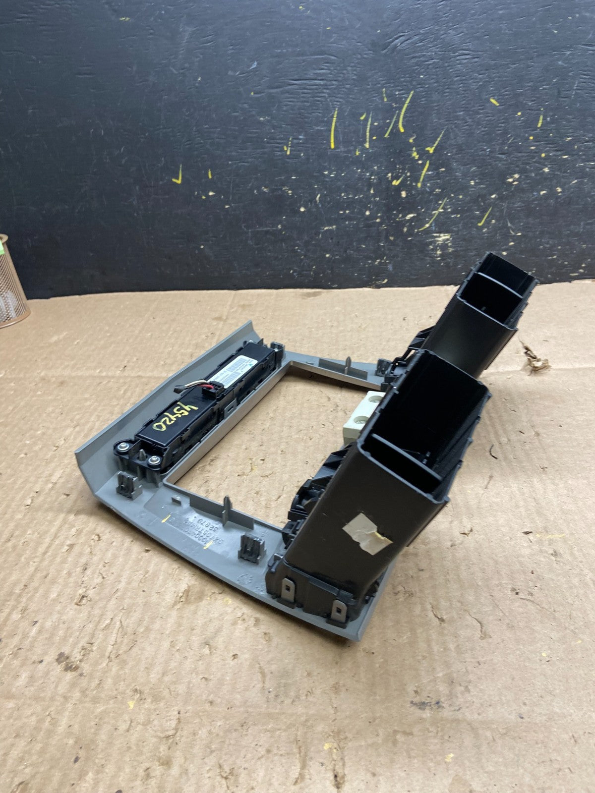 2007 2010 Chrysler Sebring Center Dash Radio Clock Bezel Trim Panel Oem y5420 DG5