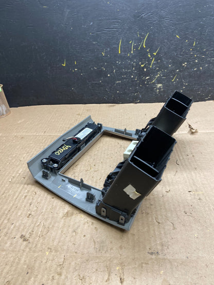 2007 2010 Chrysler Sebring Center Dash Radio Clock Bezel Trim Panel Oem y5420 DG5
