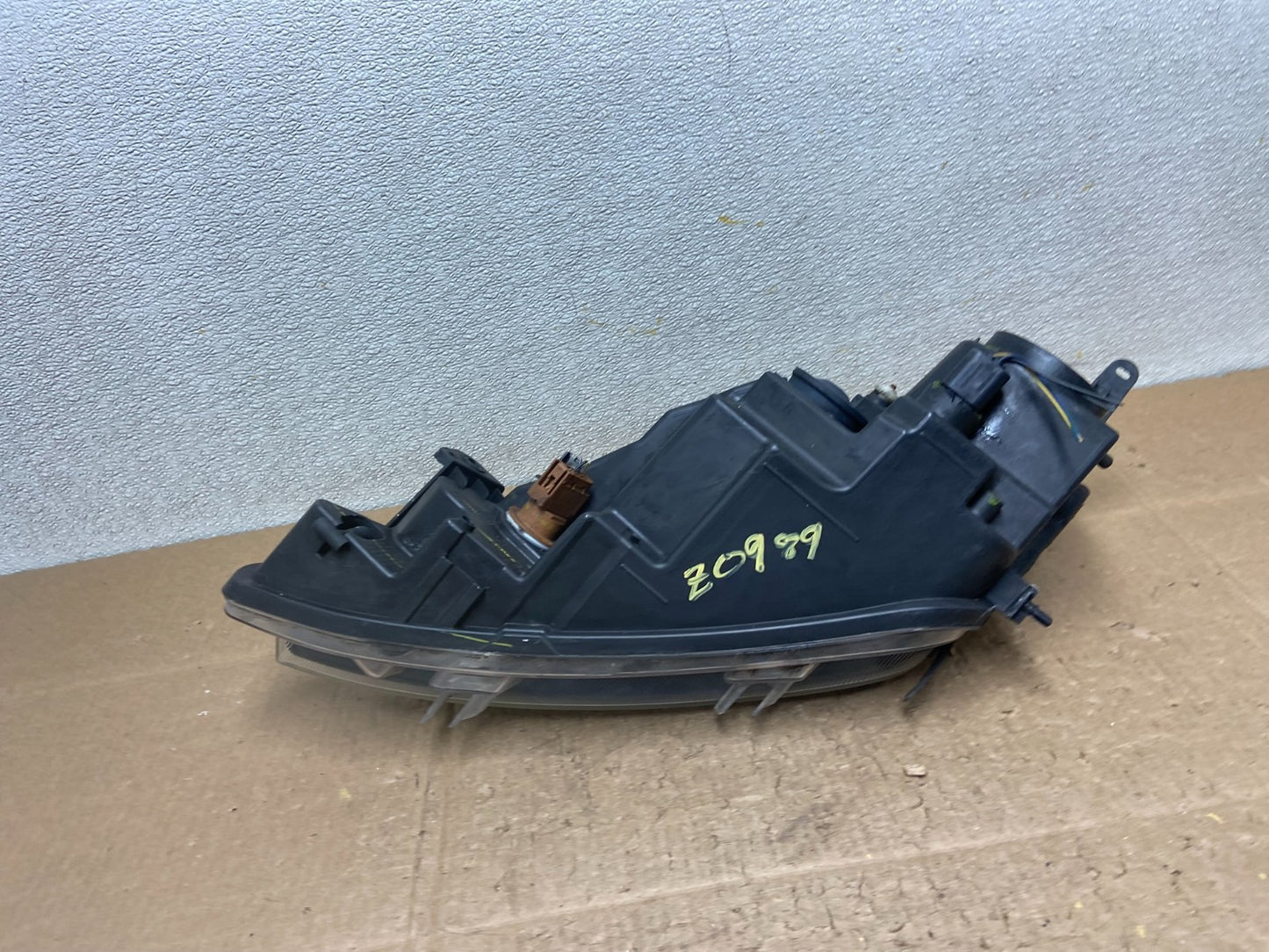 2010 2011 2012 Ford Fusion Right Passenger RH Headlight Halogen OEM Z0989 DW7