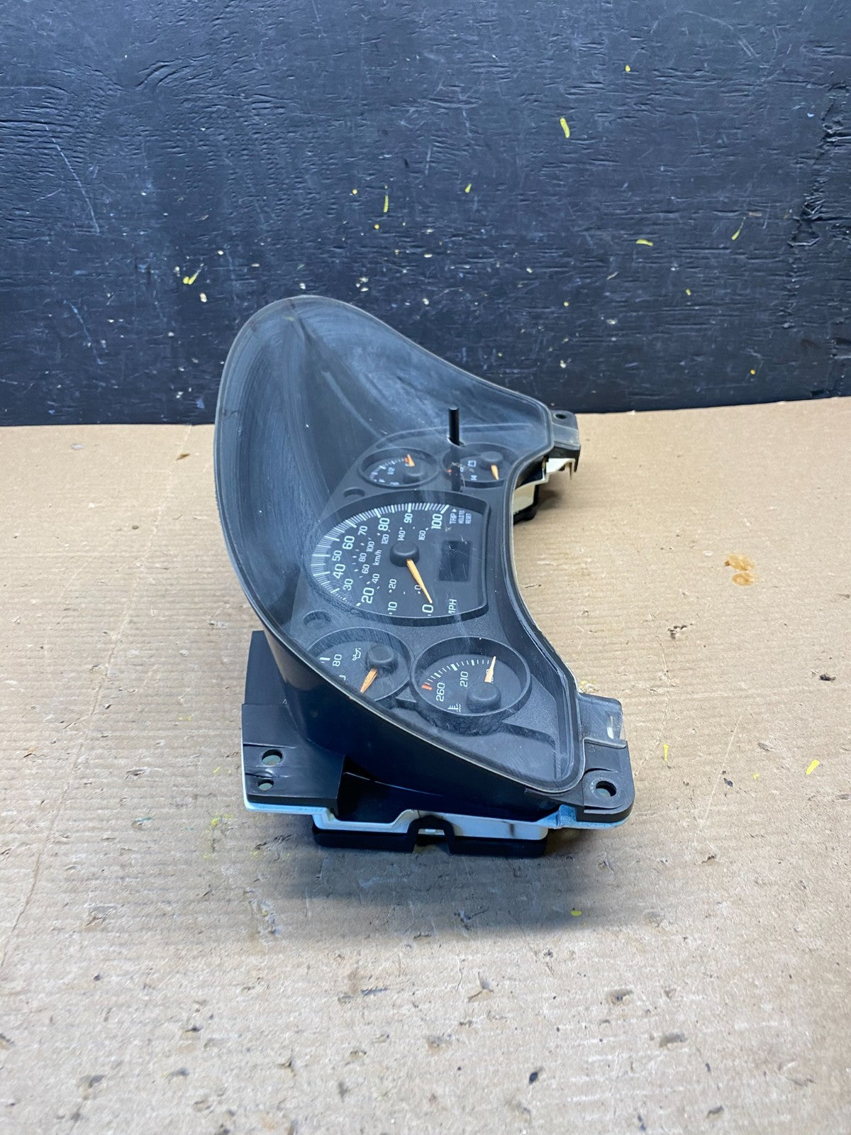 2004 to 2007 Chevrolet Express Speedometer Cluster Gauge OEM Q9699 DG1