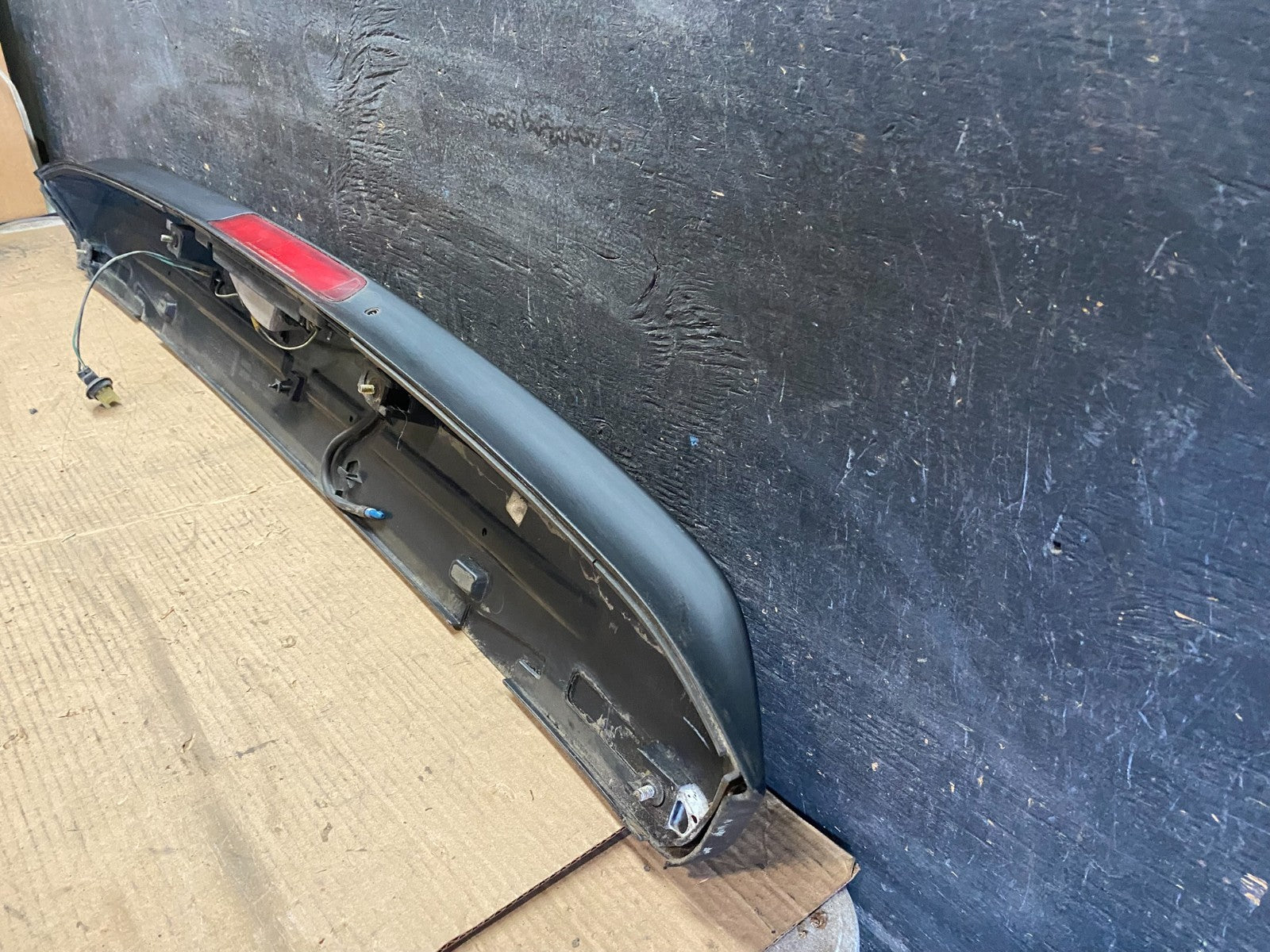 1999 to 2004 Honda Odyssey Rear Trunk Spoiler Gate Oem r2213 DG8