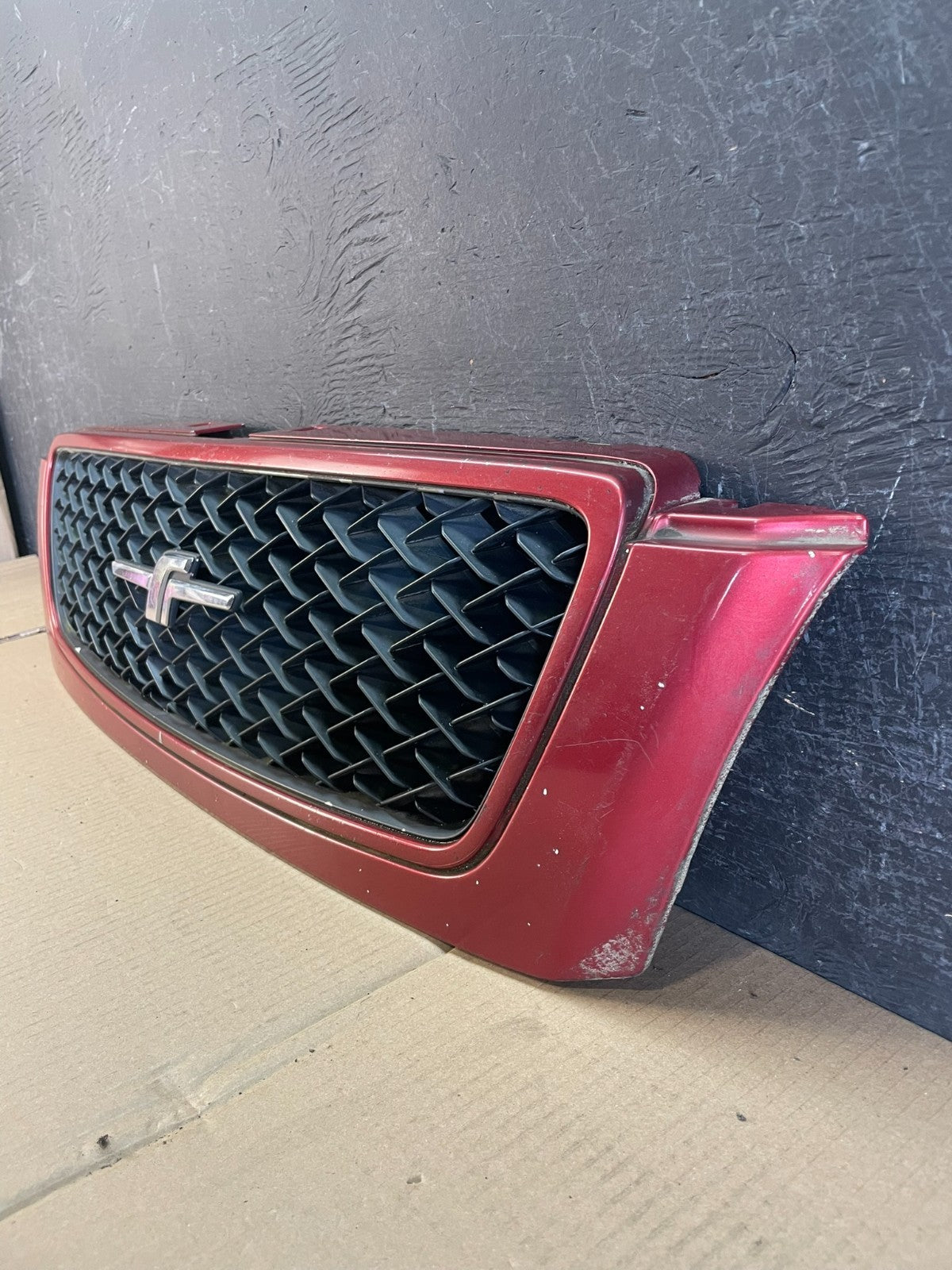 1997 to 2000 Subaru Forester SF5 Front Grill Grille AE35441