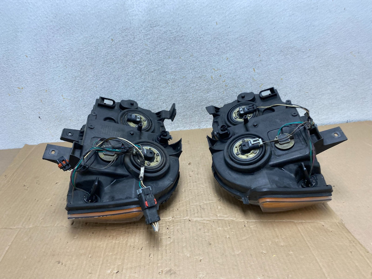2005-2007 Jeep Grand Cherokee Left+Right Halogen Headlights AI1275 DW12