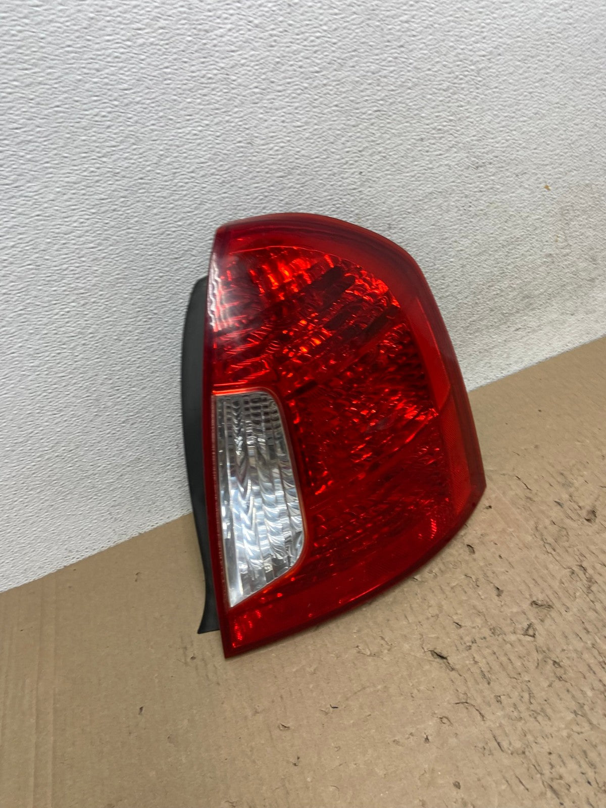 2006-2011 Hyundai Accent Sedan Right Passenger Side Rh Tail Light AF2854 LK2
