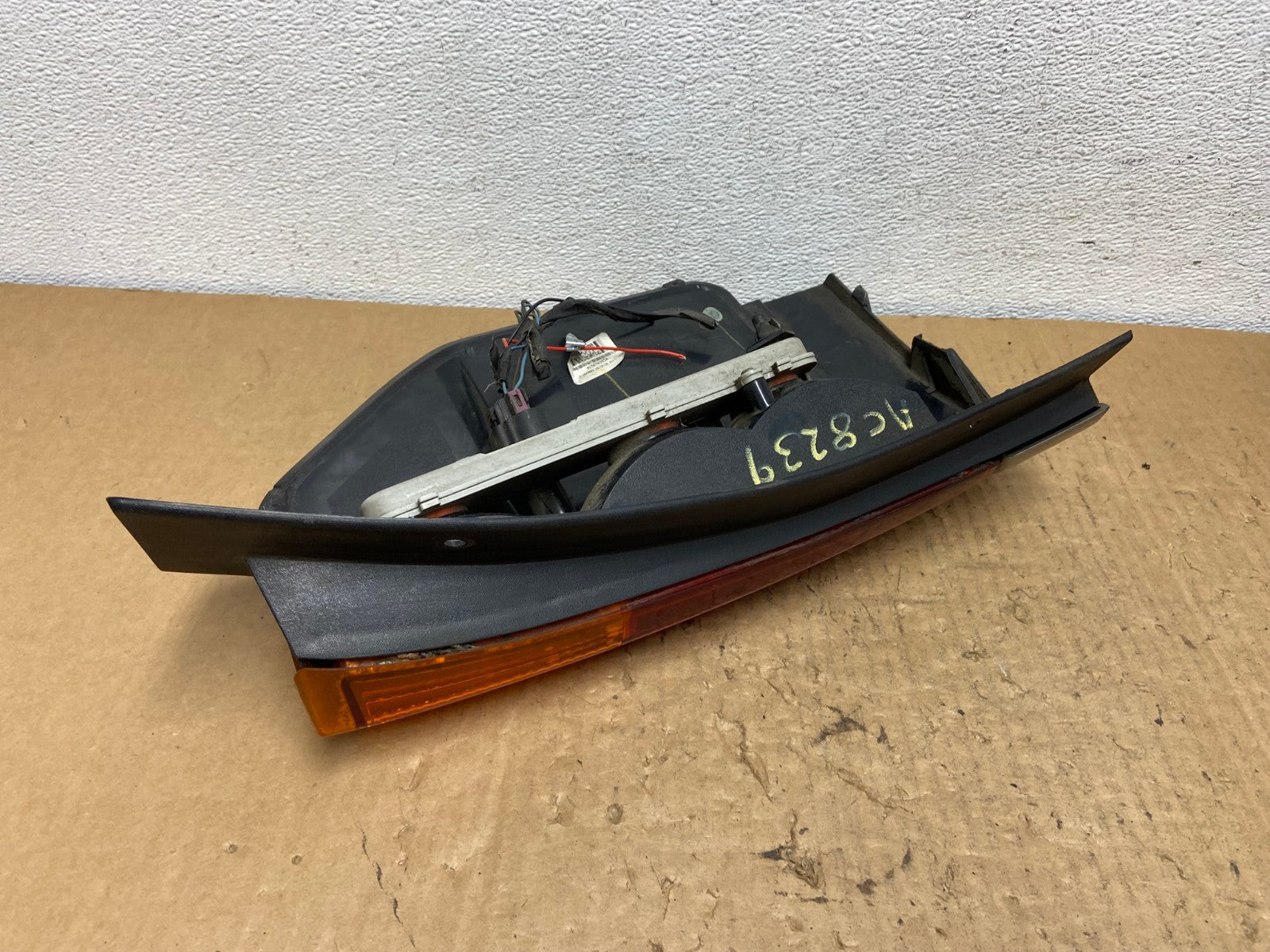 2002 to 2009 Gmc Envoy Left Driver Lh Side Tail Light AC8239 LK4