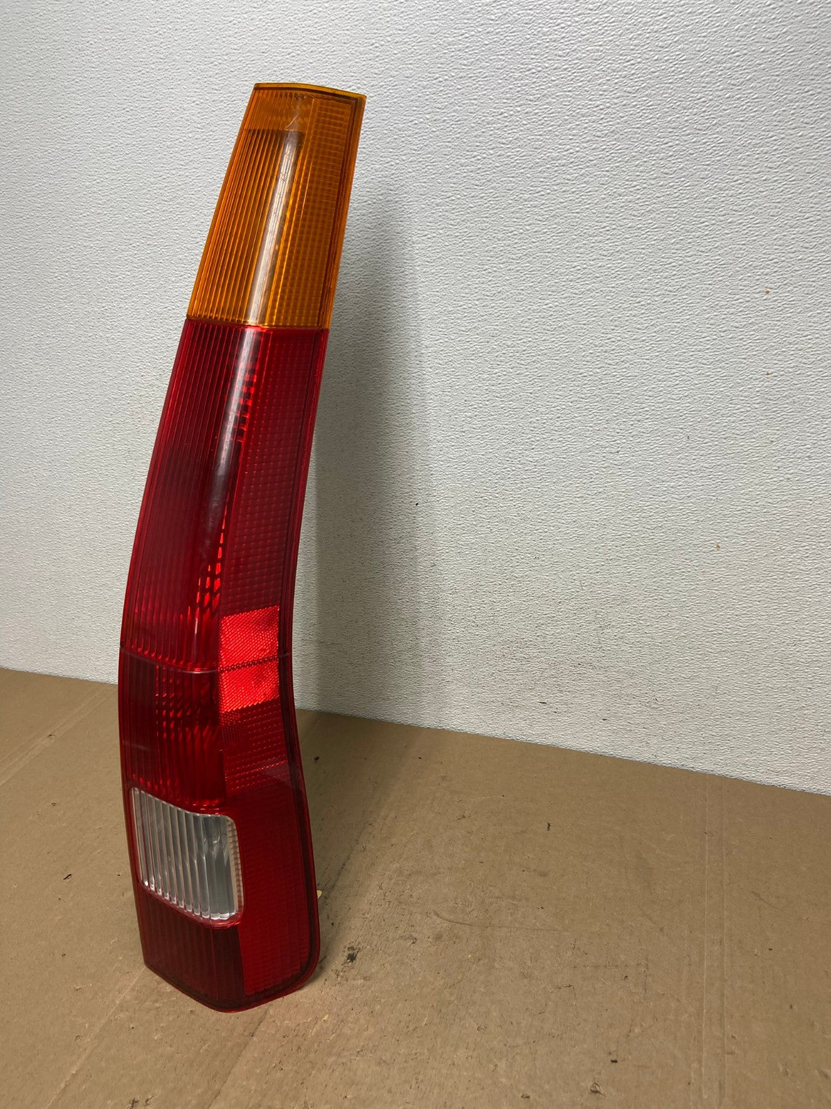 2002 - 2004 Honda Crv Cr-v Right Passenger Rh Side Tail Light AC5902 LK1