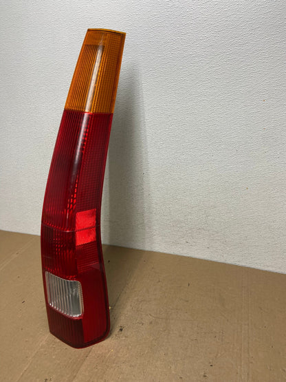 2002 - 2004 Honda Crv Cr-v Right Passenger Rh Side Tail Light AC5902 LK1