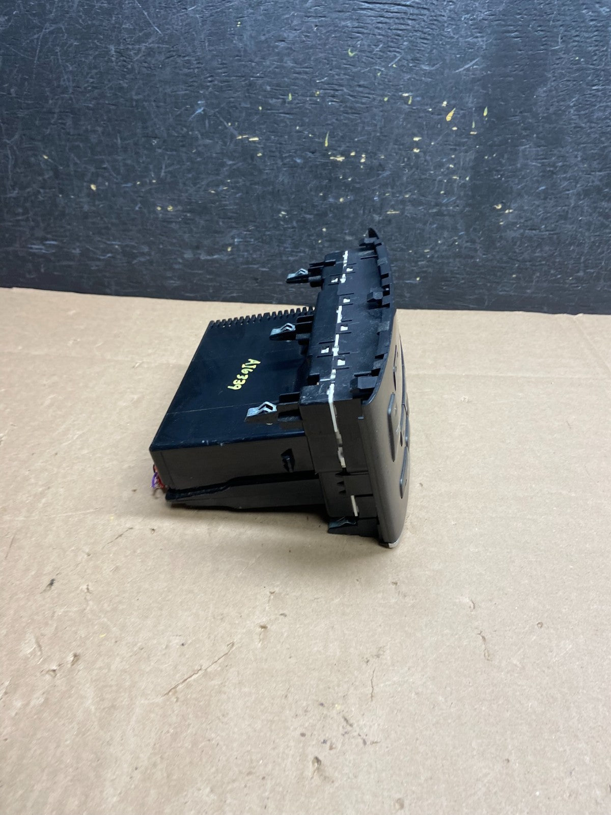 2004 - 2006 Lexus ES330 Center Dash A/C AC Heater Climate Control Unit AI6339 DG1