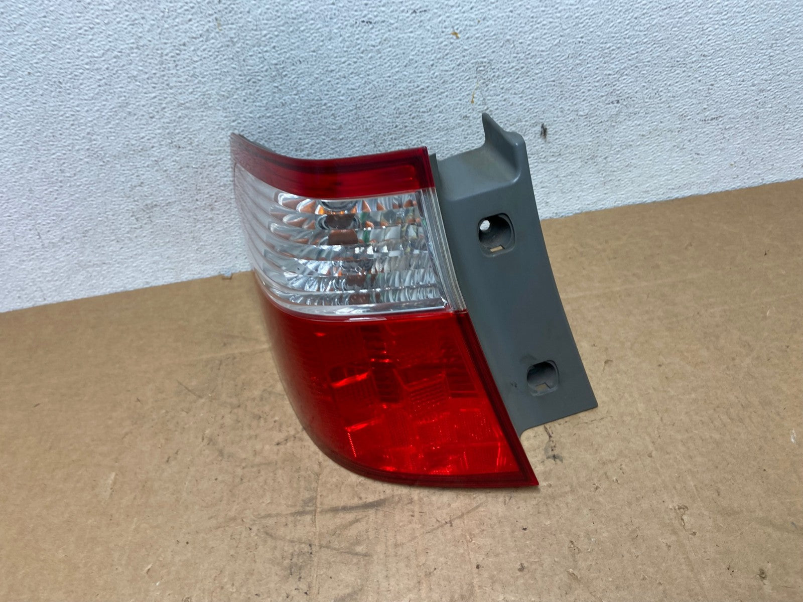 2005 2006 2007 Honda Odyssey Left Driver LH Side Tail Light AD6346 LK1