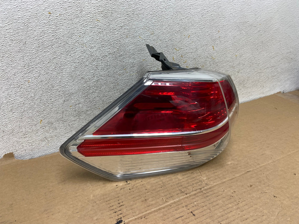 2014-2016 Nissan Rogue Left Driver LH Side Outer Tail Light AH7899 LK1
