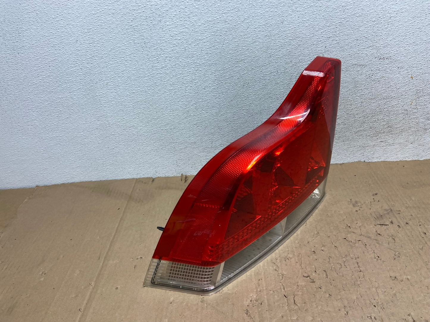 2005 to 2009 Volvo S60 Left Driver Side Tail Light AE9387 LK2