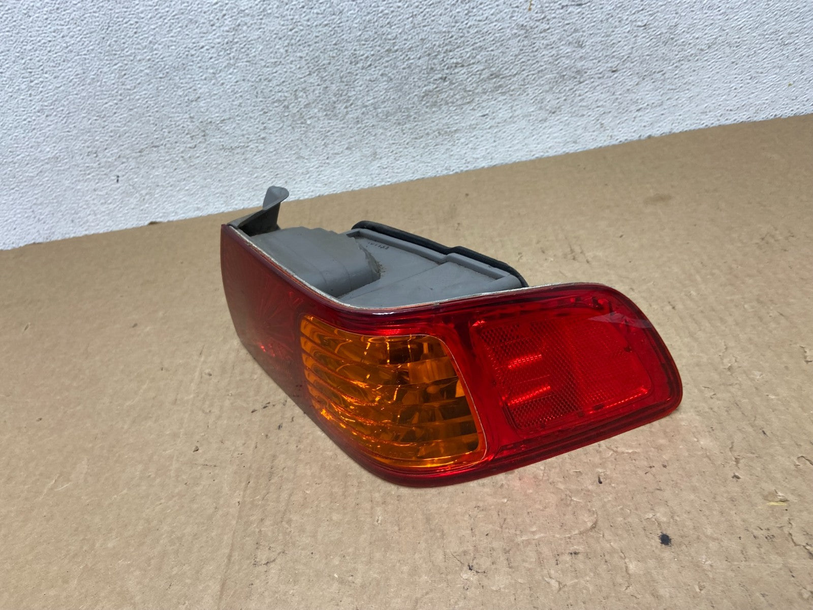 2000 to 2001 Toyota Camry Right Passenger Rh Tail Light AF9700 DW1