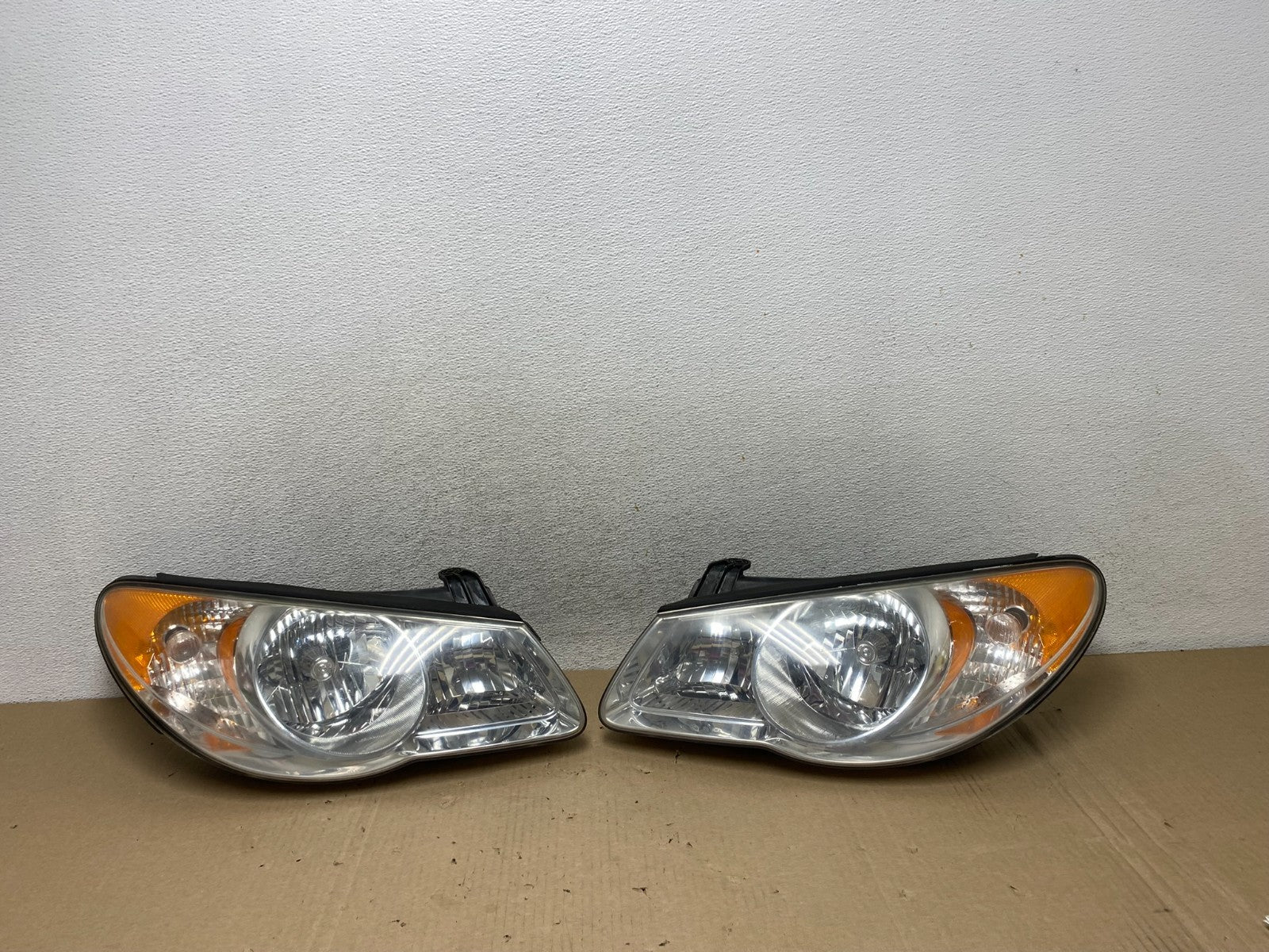 2007 2008 2009 2010 Hyundai Elantra Left+Right Side Headlights AG6857 DW0