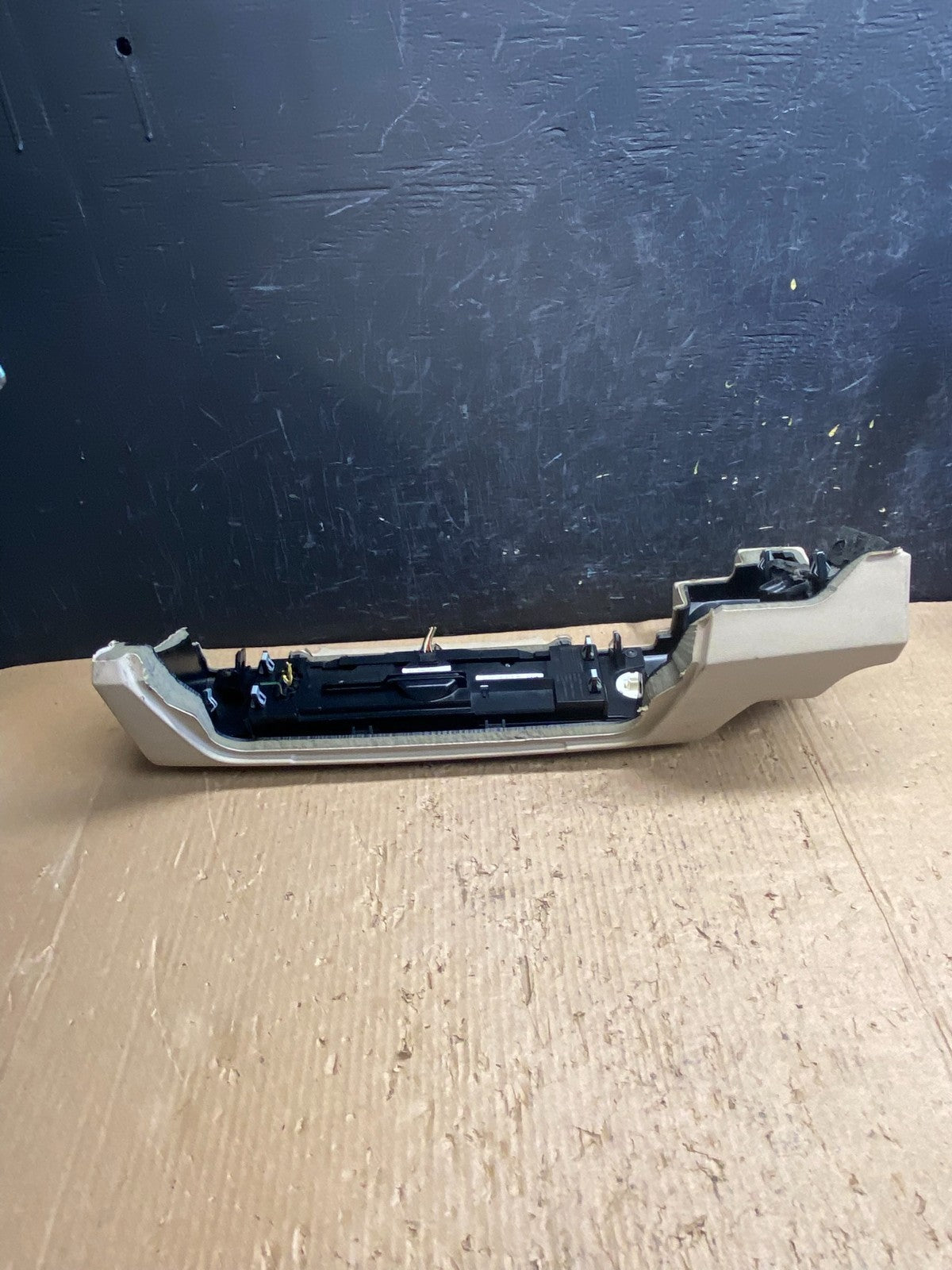 2010-2011 Land Rover Range Rover LR4 Radio Media Infotainment Controls AF1543 DG3