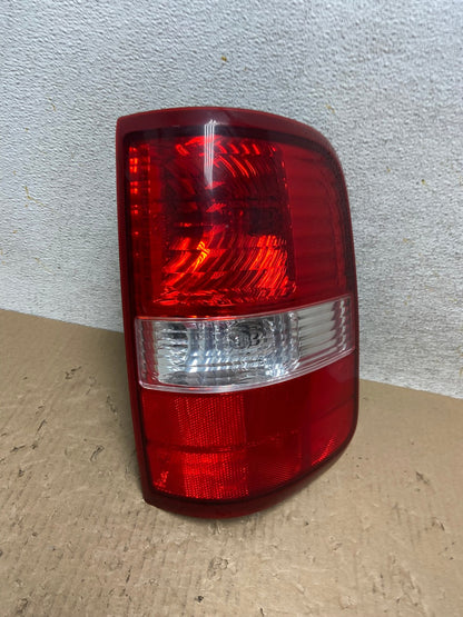 2004 to 2008 Ford F150 F-150 Right Passenger RH Side Tail Light AI1368 LK2