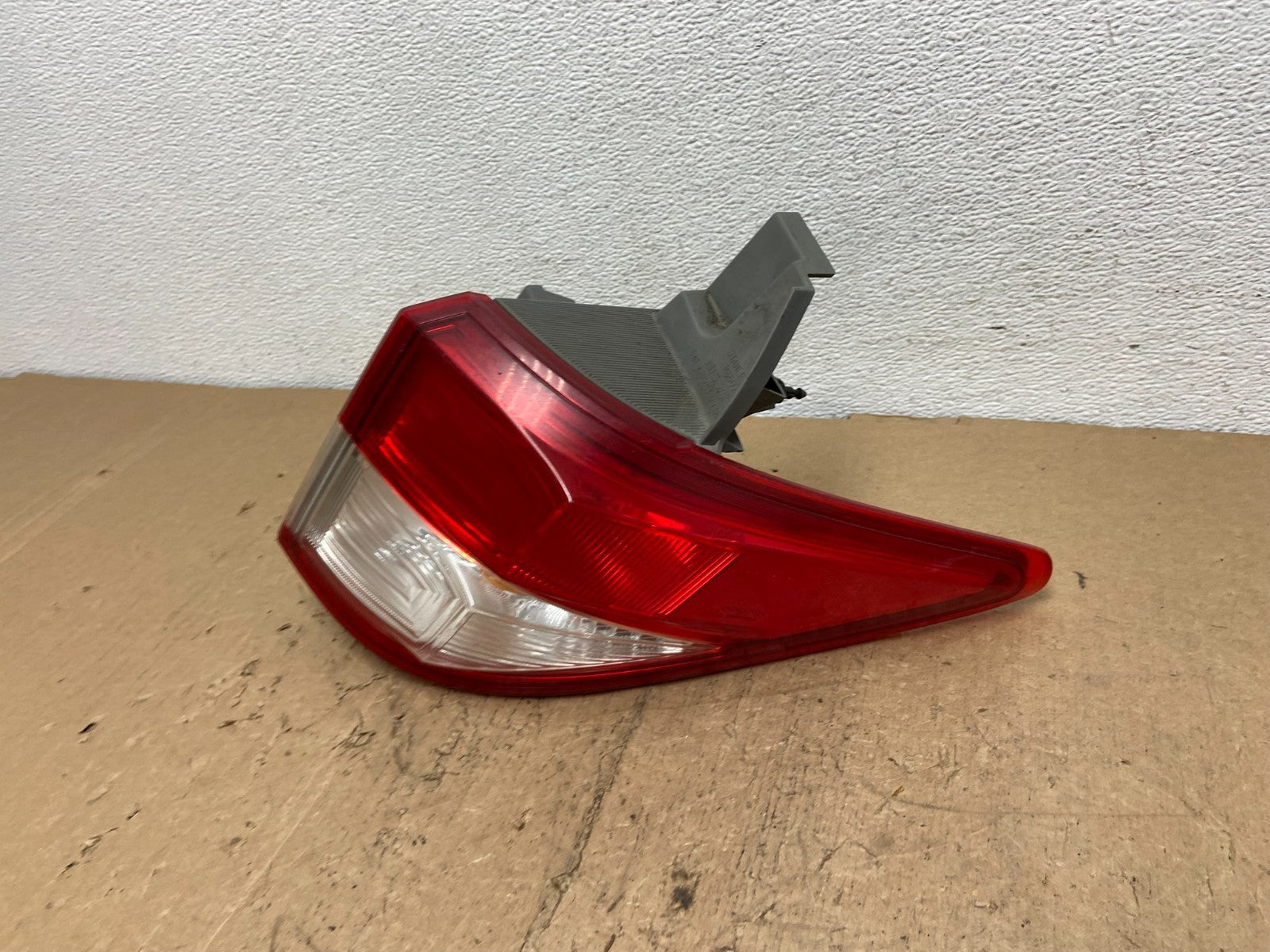 2011 to 2017 Nissan Quest Right Passenger RH Side Tail Light AC7362 DW1