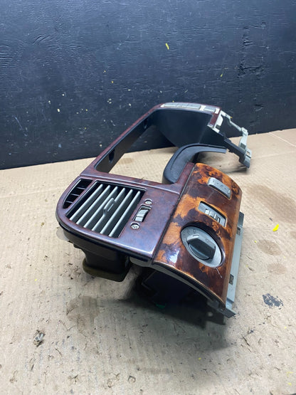 2003 to 2006  Lincoln Navigator Speedometer Dash Trim Bezel w Air Vent M8403 DG1