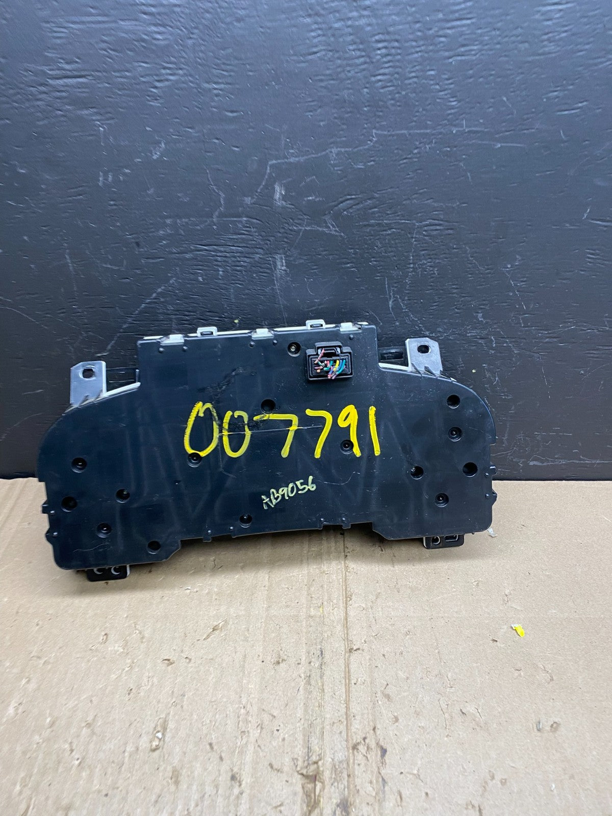 2007 2012 GMC Yukon Tahoe Sierra Speedometer Cluster Gauge Oem AB9056 DG3