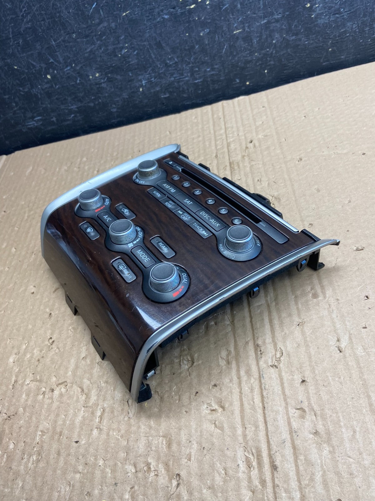 2013 to 2016 Nissan Pathfinder Radio Temperature Climate Control AF6372 DG4