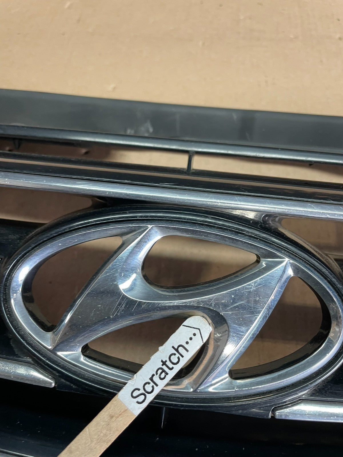 2006 to 2009 Hyundai Azera Front Upper Grill Grille W/Emblem OEM  AA1925 DG3