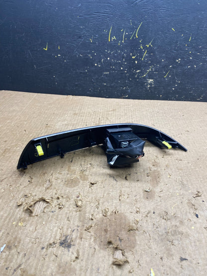 2004 to 2010 Toyota Sienna Right Side Radio Switches Bezel Trim z7345 DG3