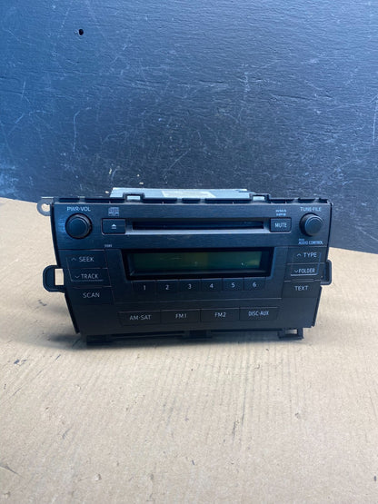2010 to 2011 Toyota Prius Radio Stereo Receiver Aux Disc CD Player AE7711 DW0
