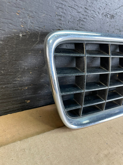 2005 2006 2007 Volvo S40 Front Upper Grille Grill 08620116 OEM AC1862 DG2