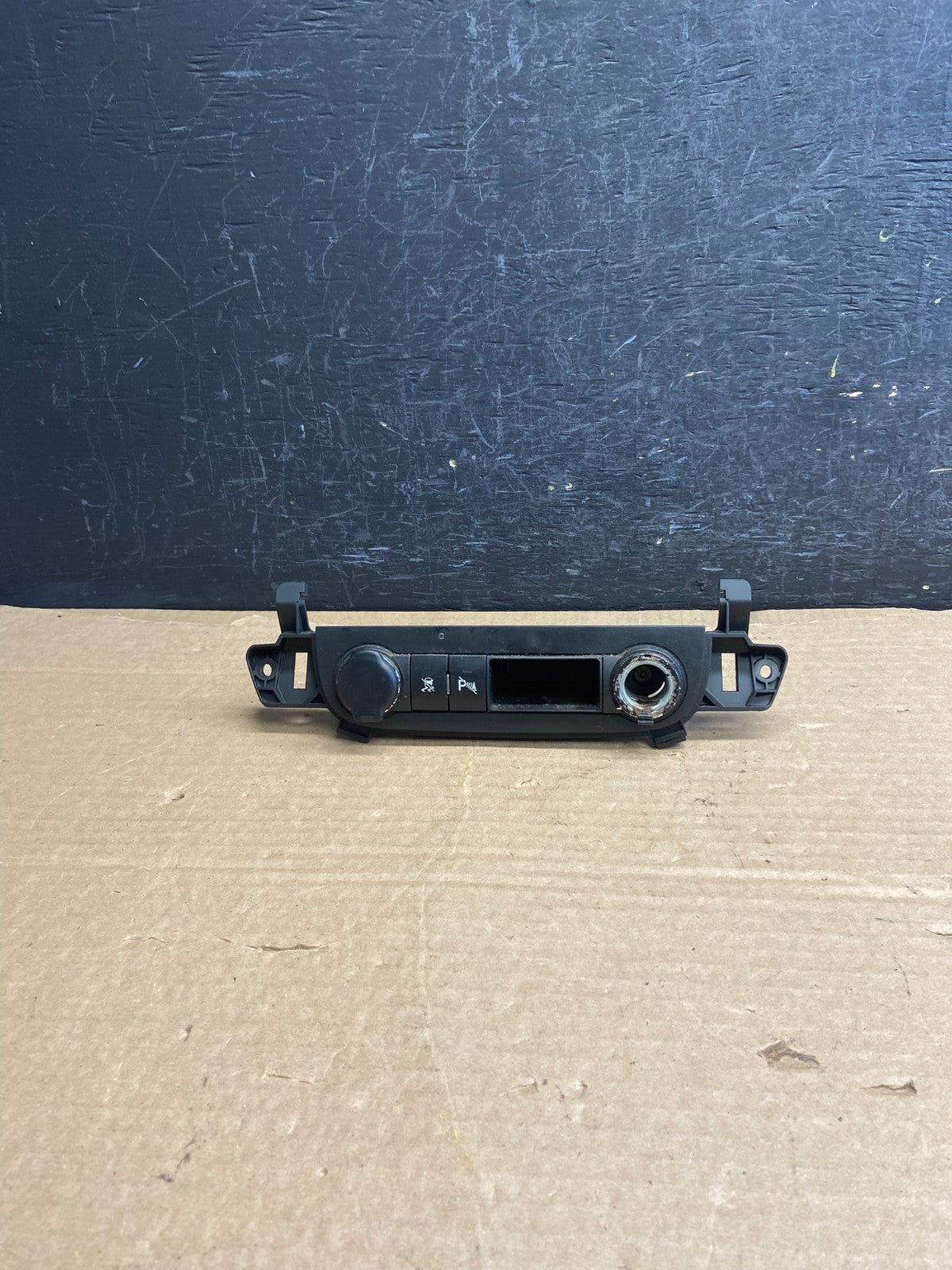 2007 - 2014 Chevrolet Tahoe Yukon Pedal Traction Control Switch AF2507 DG0