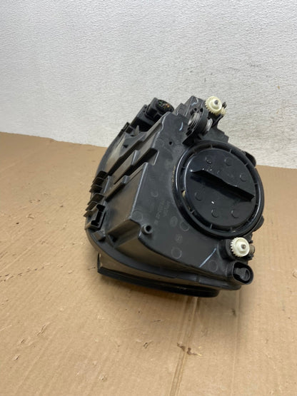 2011 to 2014 Volkswagen Jetta Right Passenger RH Headlight Halogen AE9002 LK6