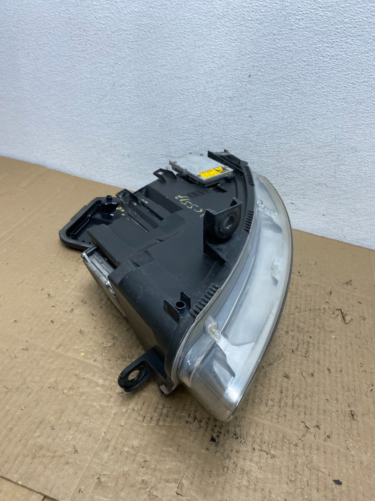 2005 to 2008 Audi A6 Right Passenger Side Headlight Xenon HID OEM AC5517 DW10