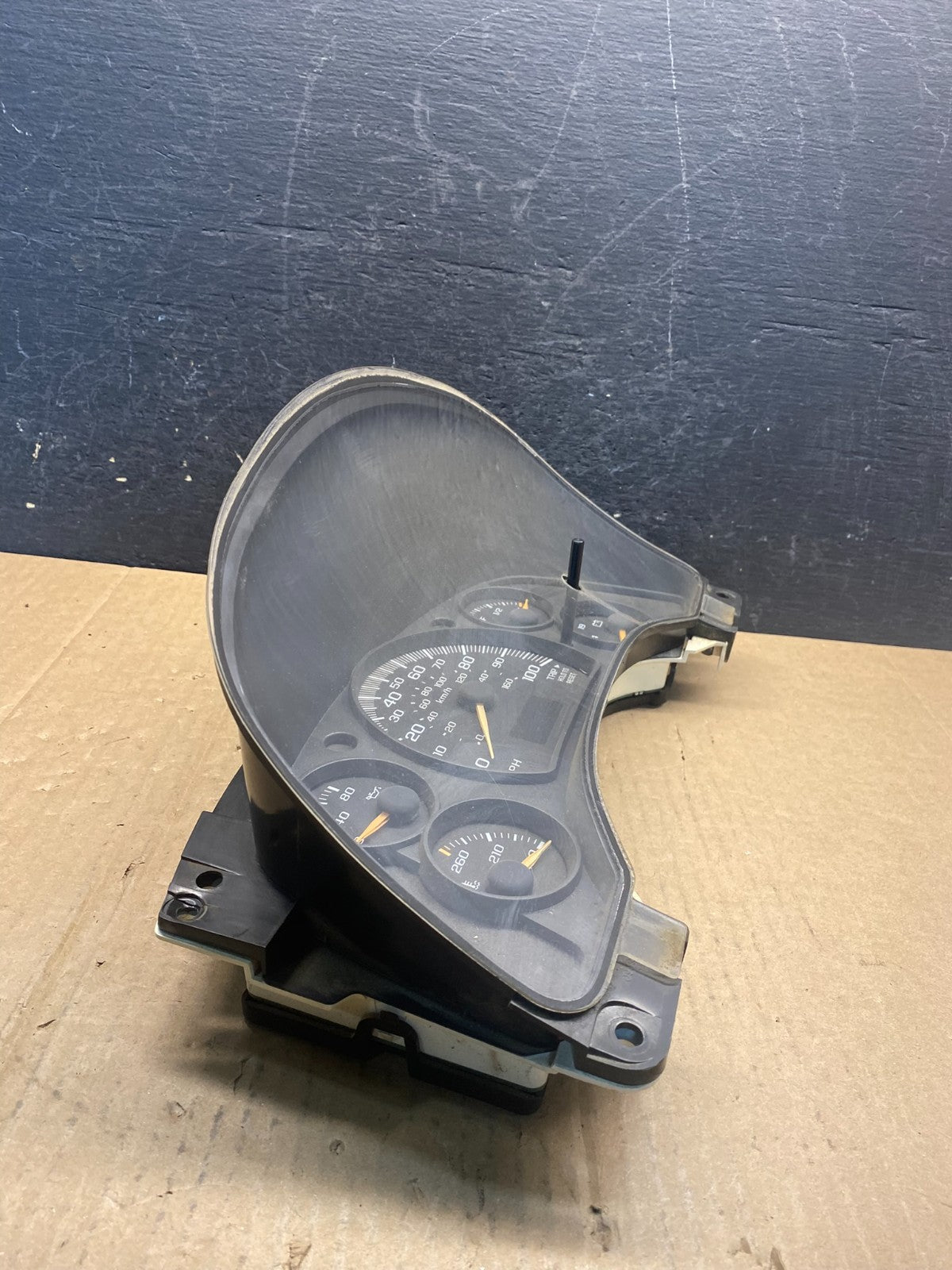 2004 to 2007 Chevrolet Express Speedometer Cluster Gauge ag3781 DG1