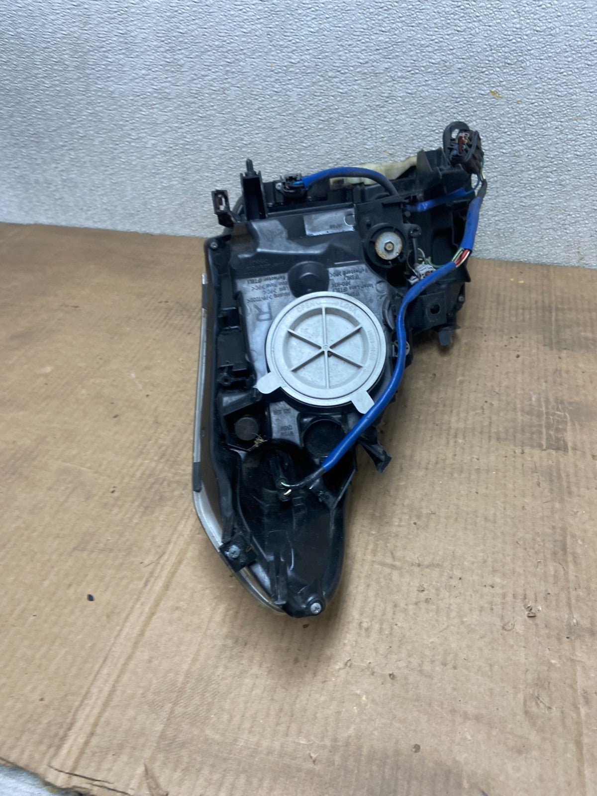 2010-2012 Infiniti G37 Right Passenger Side Xenon HID Headlight Oem AA6254 DW7