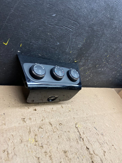 2011-2014 Chrysler 200 Heater AC Climate Switch Temperature Control T8671 DG1