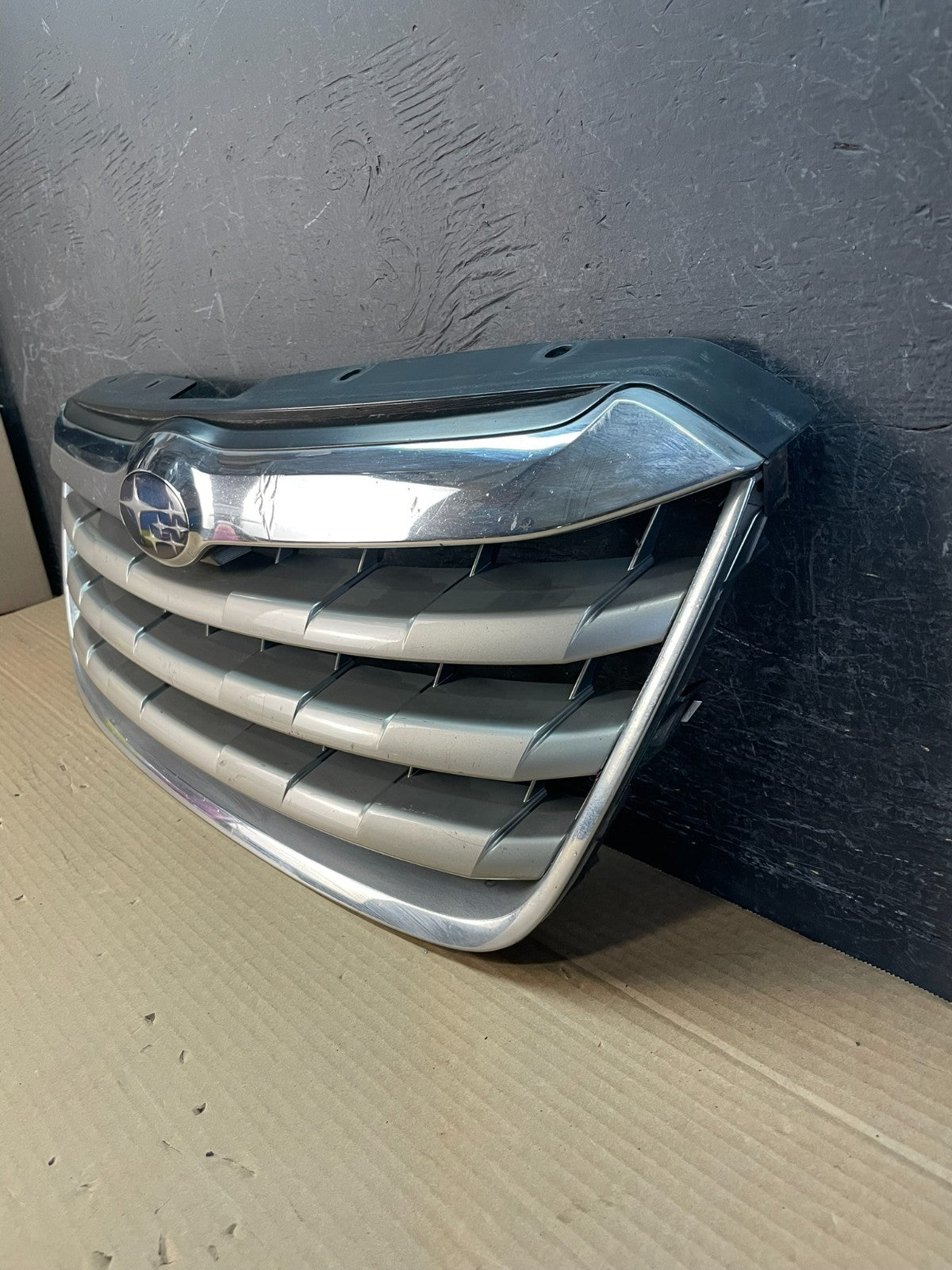 2008 to 2014 Subaru Tribeca Front Upper Grill Grille AE8739 DG1