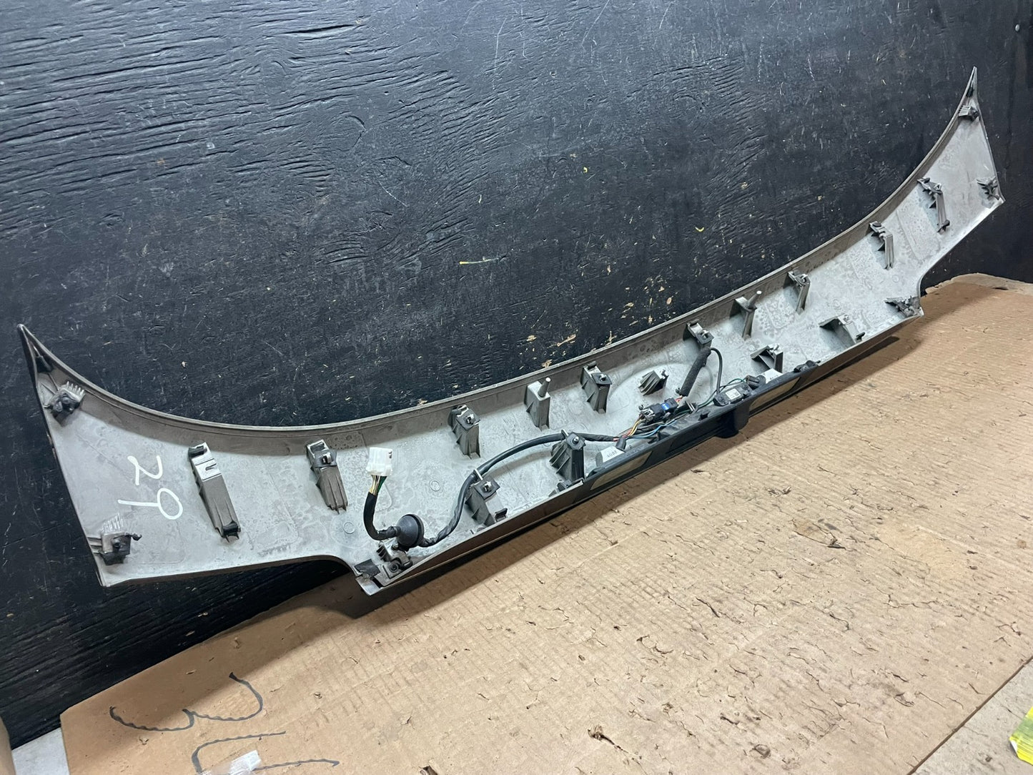 2013-2017 Hyundai Santa Fe Rear Trunk Hatch Molding Trim Panel Camera Y6392 DG8