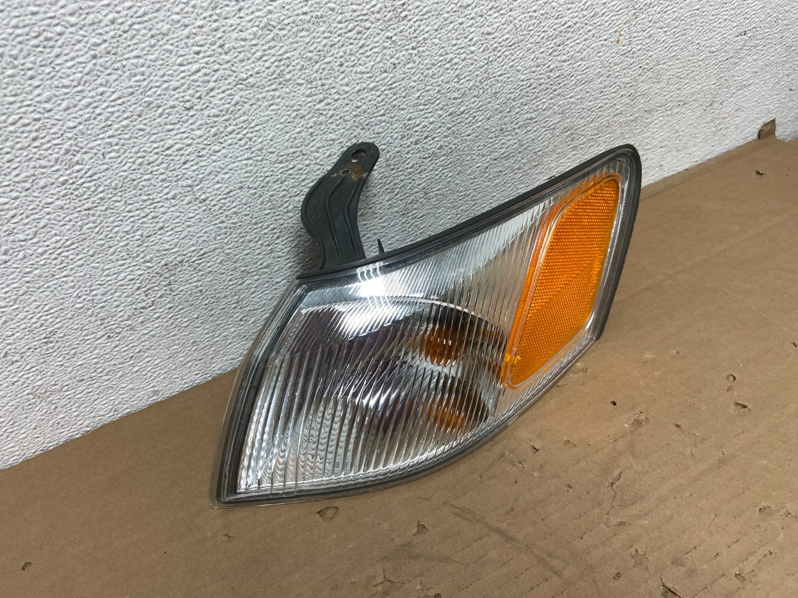 1997 1998 1999 Toyota Camry Left Driver LH Turn Signal DEPO AD4228 DW2