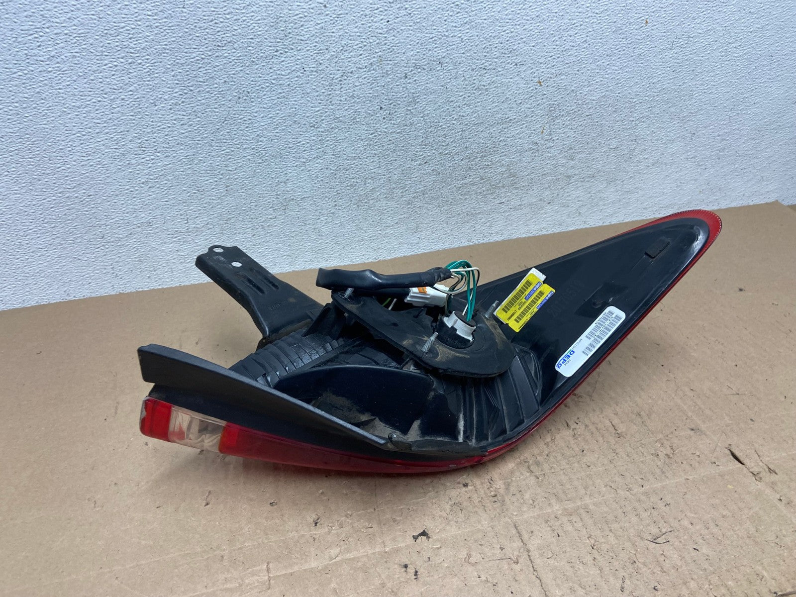 2005-2010 Toyota Avalon Right Passenger Side Tail Light DEPO AE6581 LK4