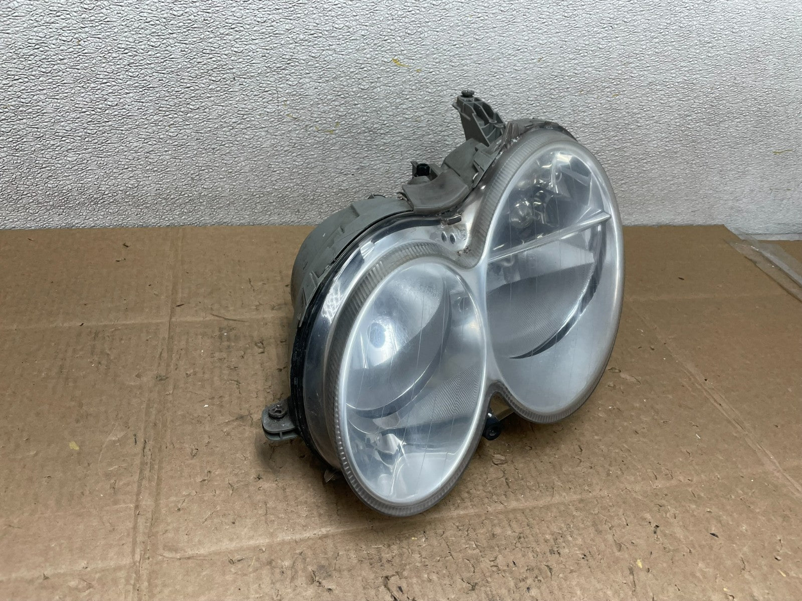 2003-2005 Mercedes Benz W209 CLK CLK350 Left Driver Halogen Headlight Y8958 DW2
