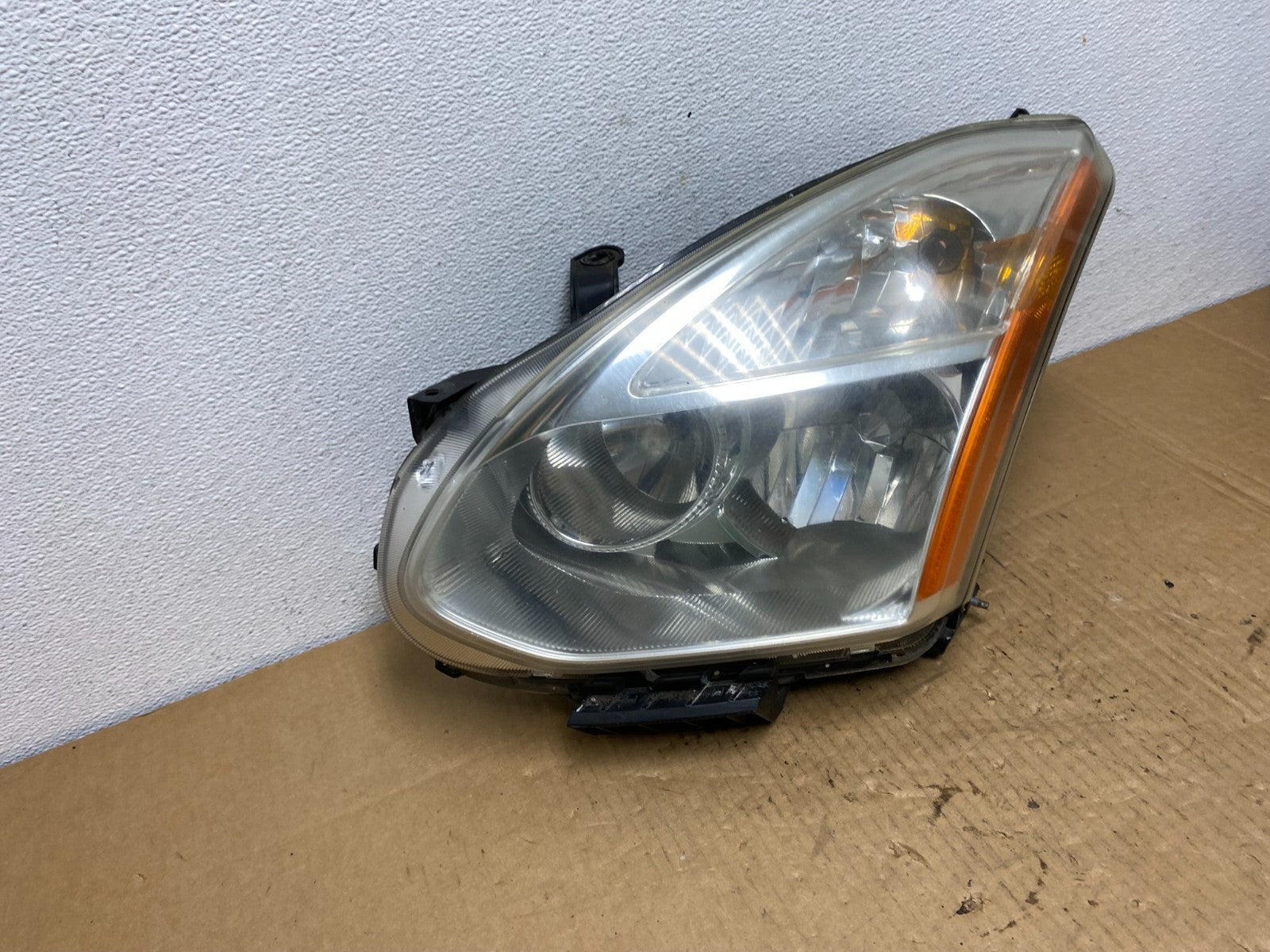 2008 to 2013 Nissan Rogue Left Driver LH Halogen Headlight AC7634 DW2