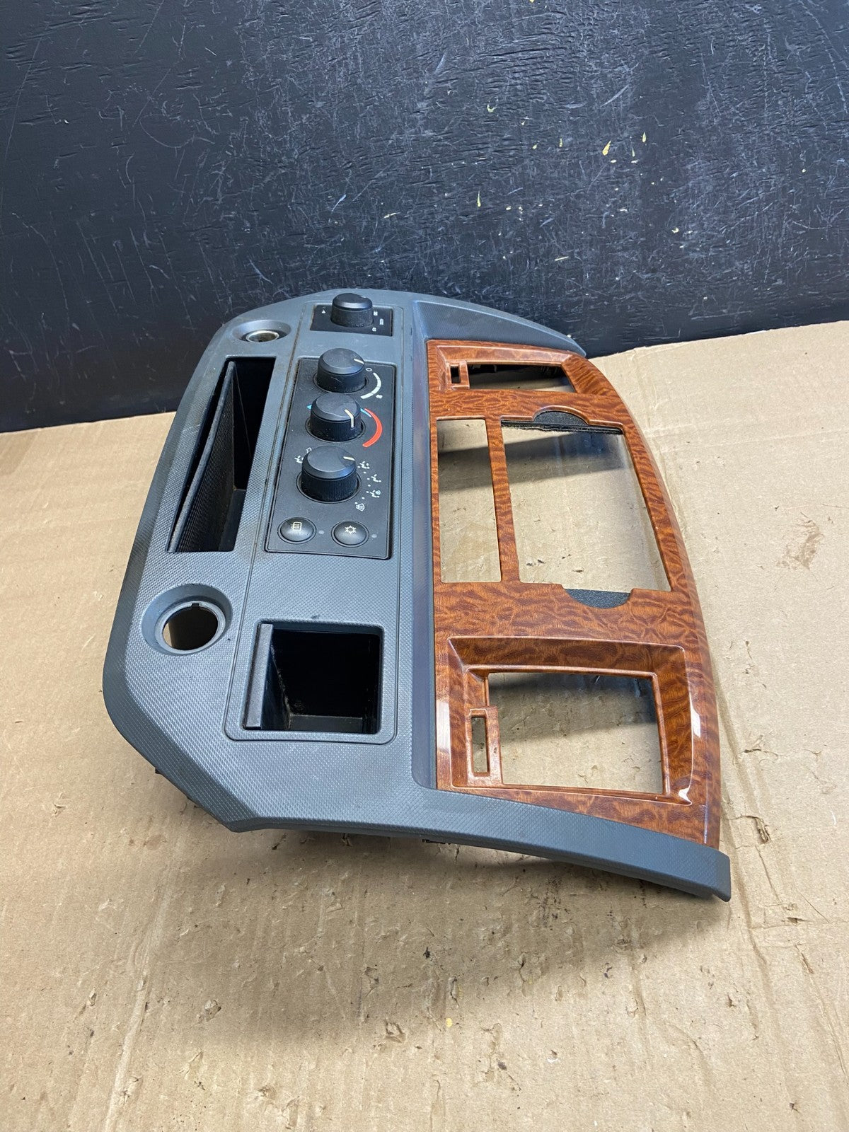 2006 to 2008 Dodge Ram Radio Climate Control A/C Heat Dash Bezel Trim ae1858 DG2