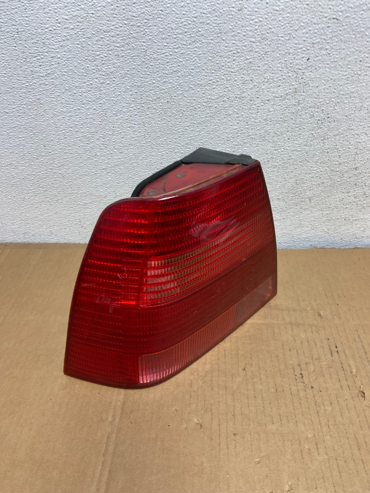 1999 to 2003 Volkswagen Jetta Sedan Left Driver Tail Light AD0767 LK2