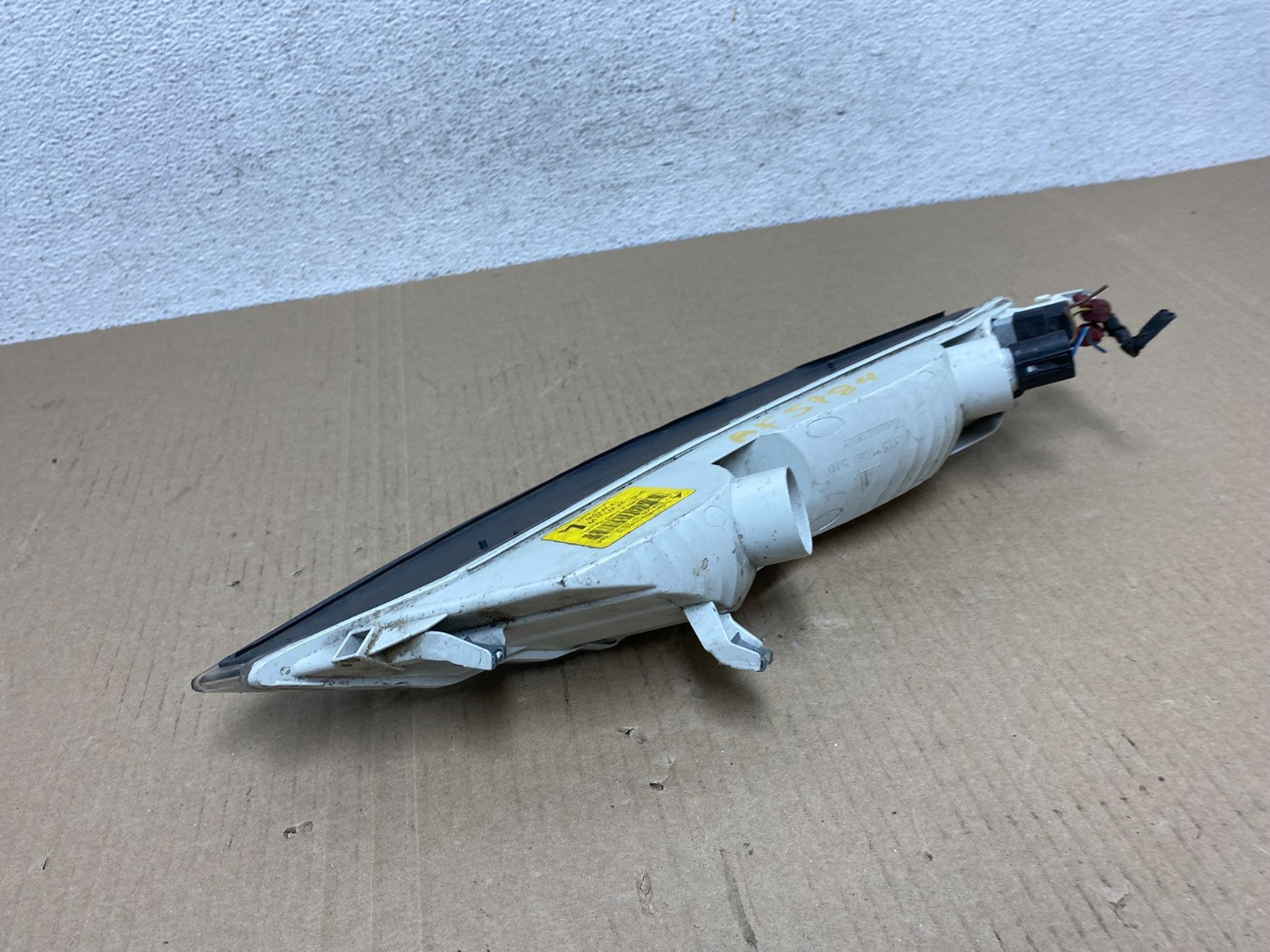 2004 to 2007 BMW E63 E64 645 650i Left Driver LH Front Turn Signal AF5784 DW5