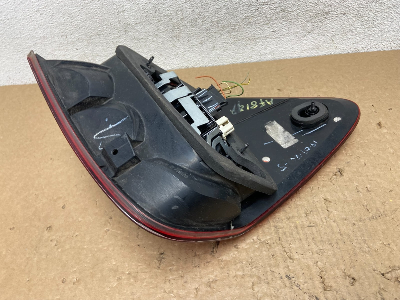 2009 to 2011 Mercedes ML350 ML-Class Right Passenger RH Tail Light AF8187 LK4