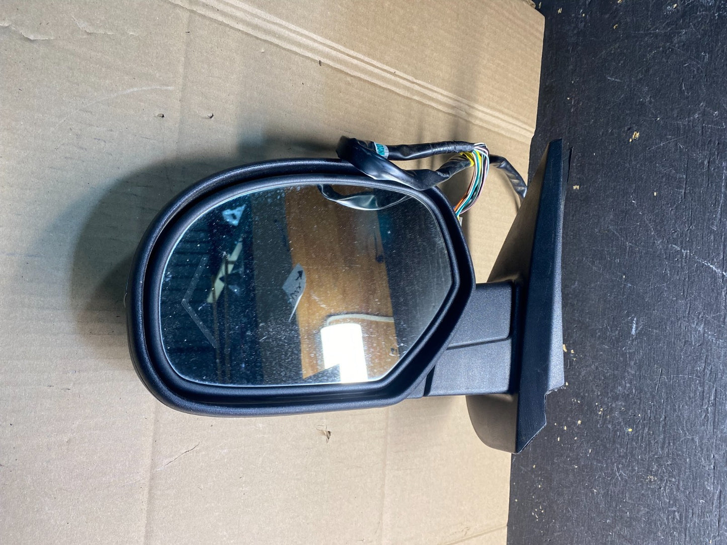 2007 to 2014 Gmc Yukon Left Driver LH Side View Door Mirror OEM AB0487 MS9