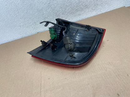 2002 to 2005 Ford Explorer Left Driver Lh Side Tail light AG6629 LK8