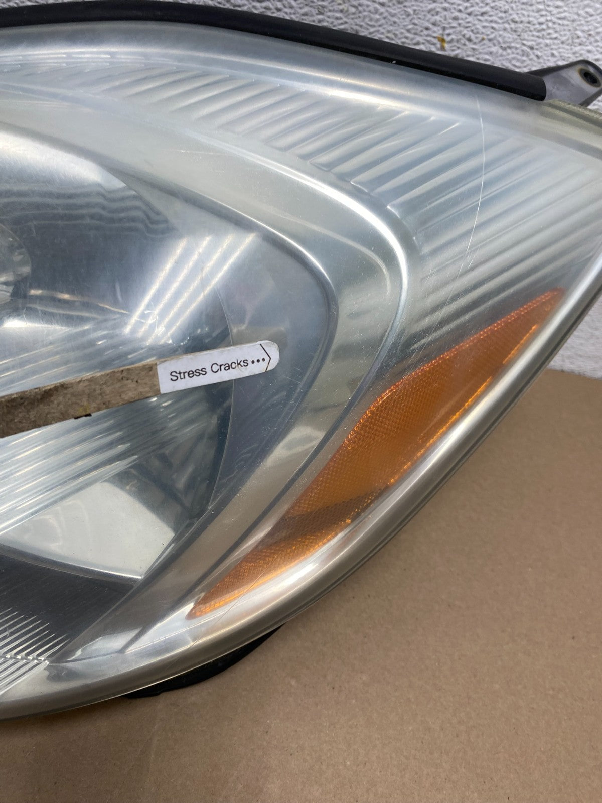 2004-2005 Toyota Sienna Left Driver LH Side Halogen Headlight AG4486 DW3